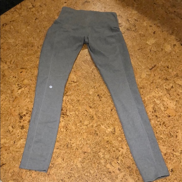 Lulu lemon super comfy mid-rise leggings size 6 - Picture 2 of 3
